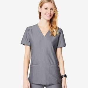 Figs Casma Three-Pocket Scrub Top in Graphite